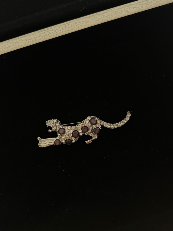 Orijinal Model , Zirkon Taşlı , Jaguar Broş