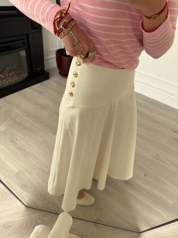 Orijinal Model , Yandan Gold Düğmeli , Premuim , Midi Boy , Ekru Gabardin Etek