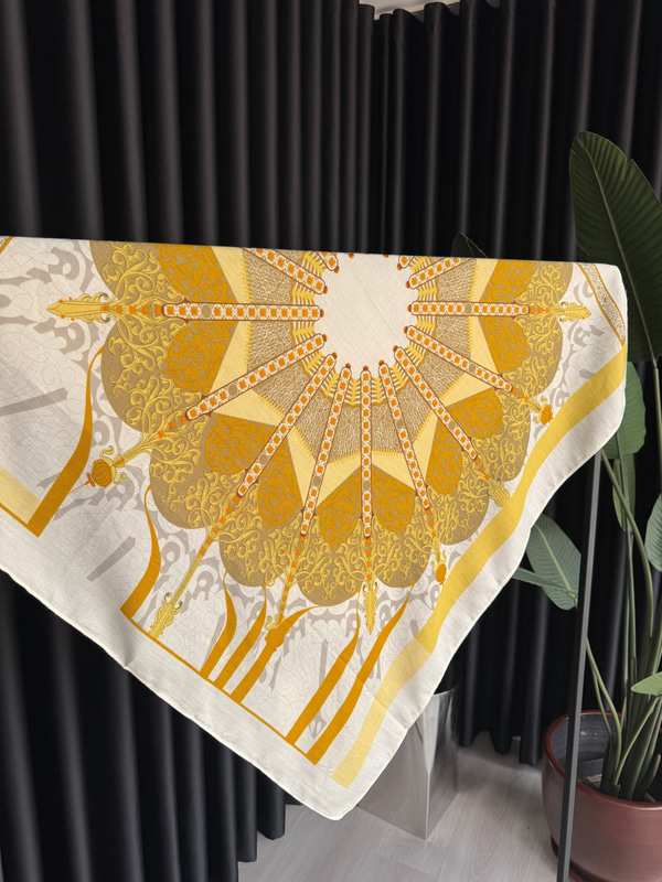 Madalyon Desenli , 90x90cm Sarı Şal