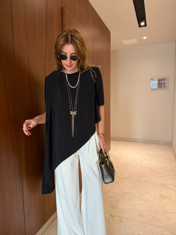Siyah Asimetrik Kesim Tencel Modal Bluz