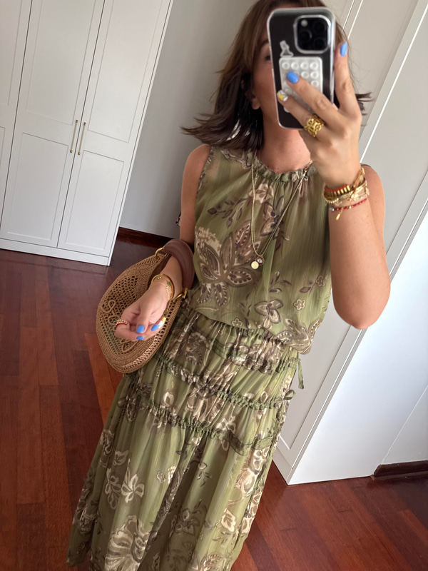 Orijinal Model , Çiçek Desenli , Büzgü Detaylı , Tasarım , Etek & Bluz Takım