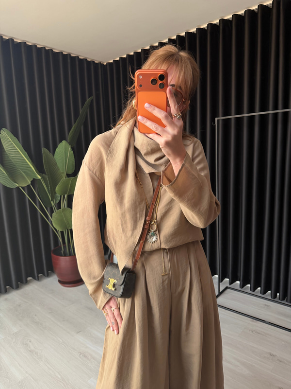 Bej Orijinal Model Fular Yakalı Gömlek & Pantalon Premium Tencel Takım