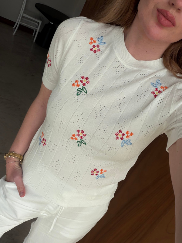 Çiçek Nakışlı , Ekru Triko