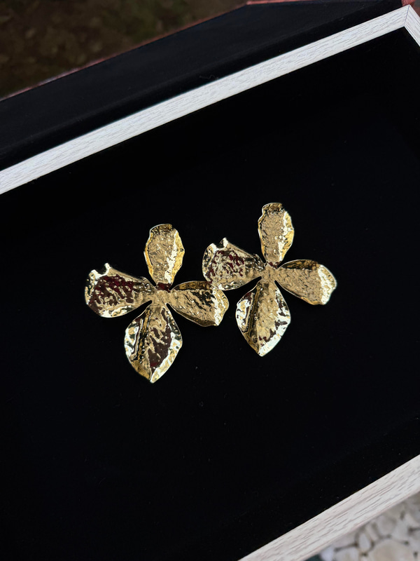 Gold , Çiçekli Metal Küpe
