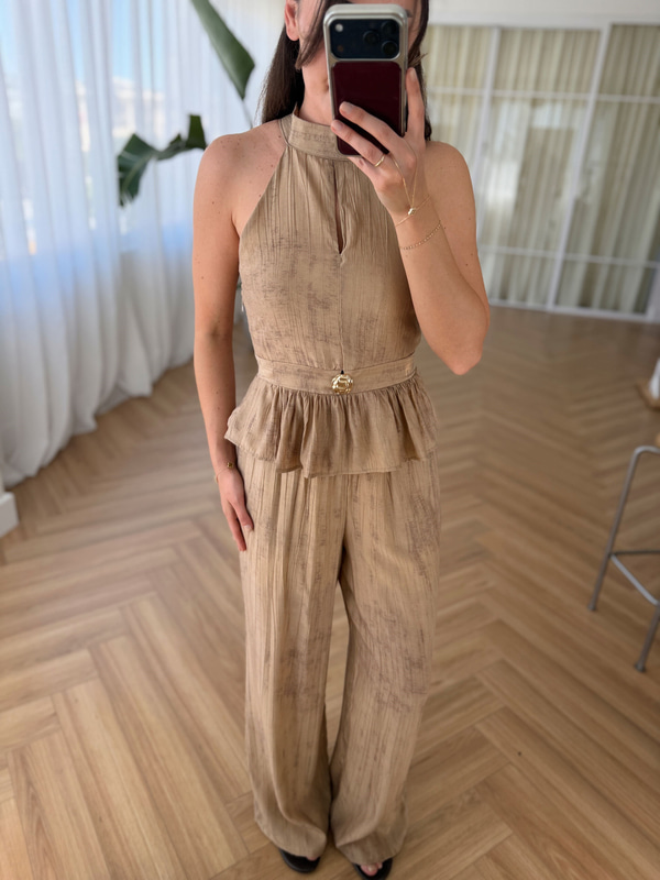  Gold Aksesuarlı Bluz - Pantolon Takım Camel