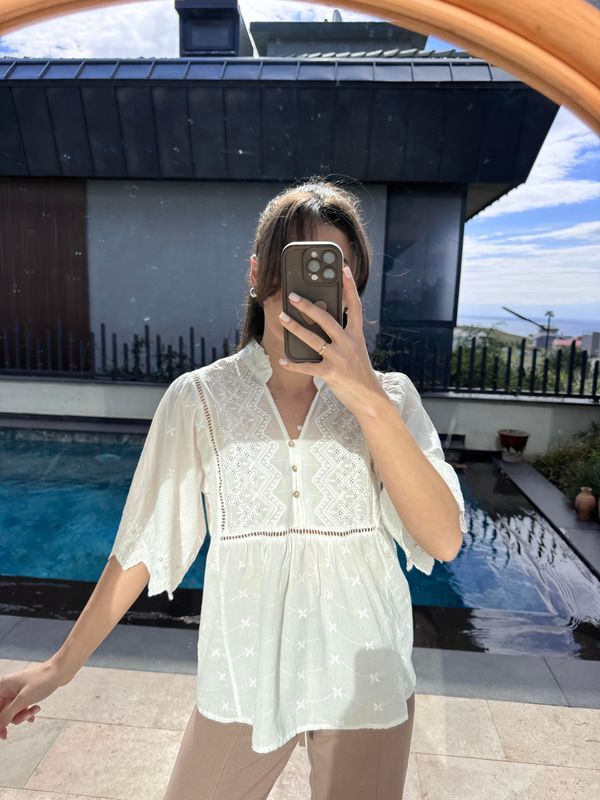 Anna Nakışlı Ebru Bluz