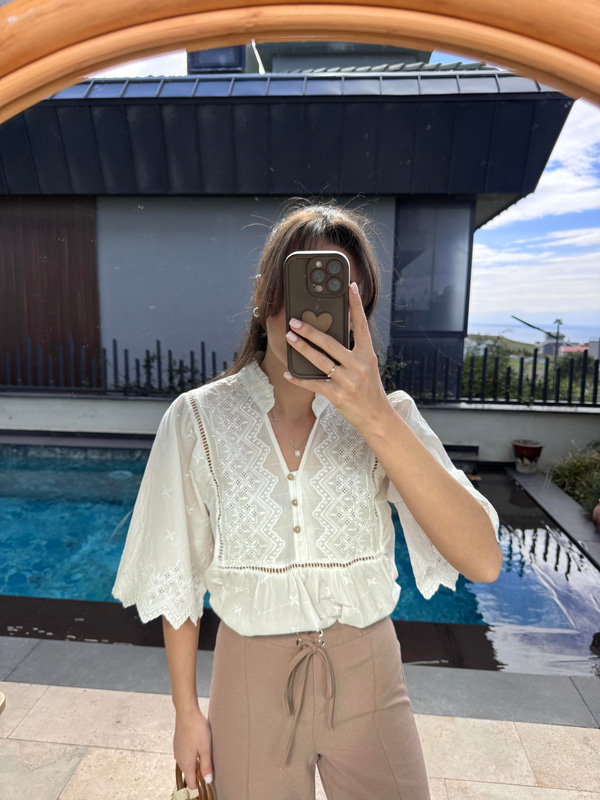 Anna Nakışlı Ebru Bluz