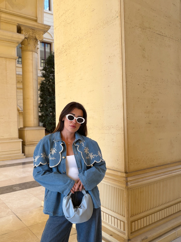 Bebe Yaka Nakışlı Denim Ceket