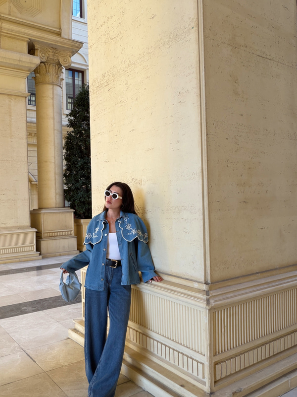 Bebe Yaka Nakışlı Denim Ceket