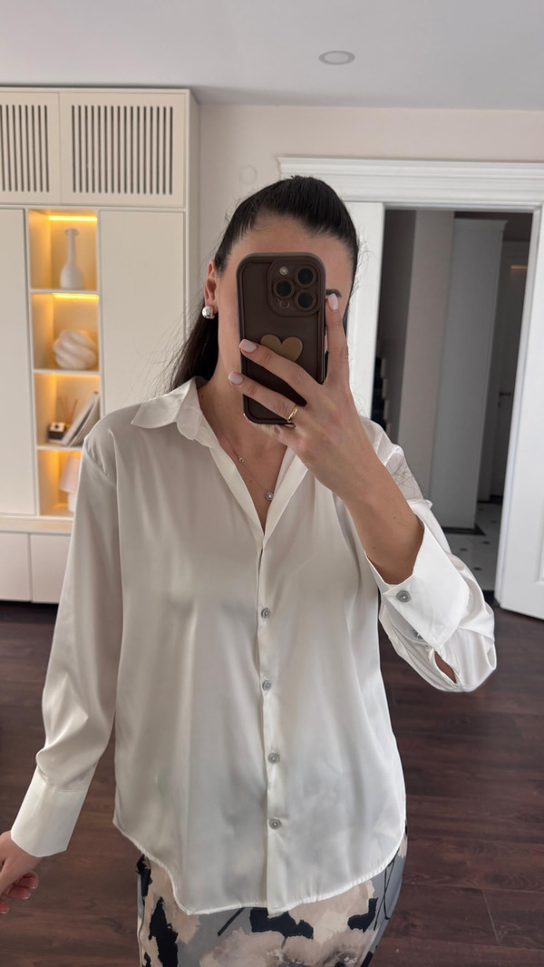 Beyaz Saten Gömlek