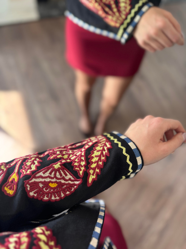 Biye ve Çiçek Nakışlı Keten Ceket