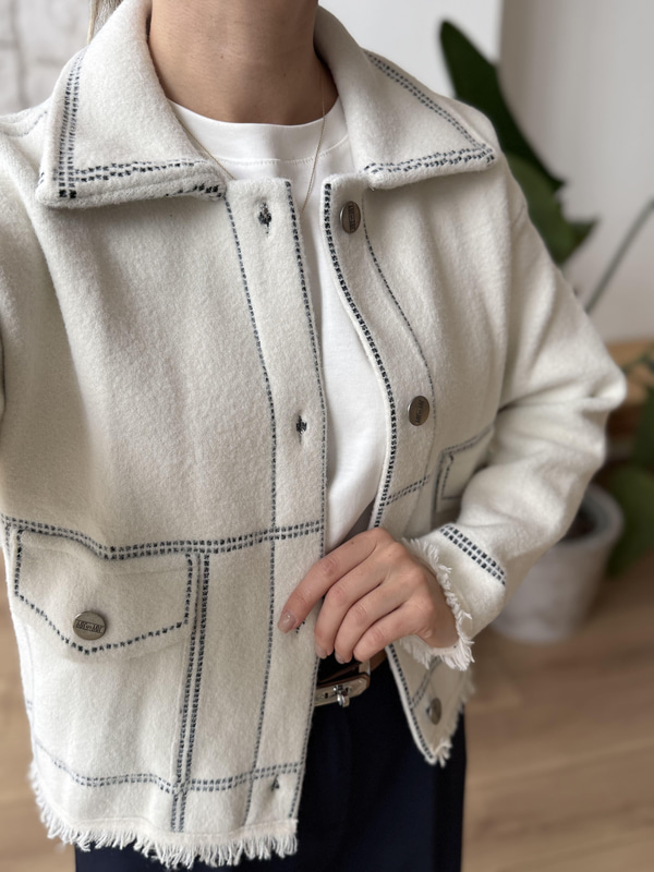 Biyeli Ekru Triko Ceket