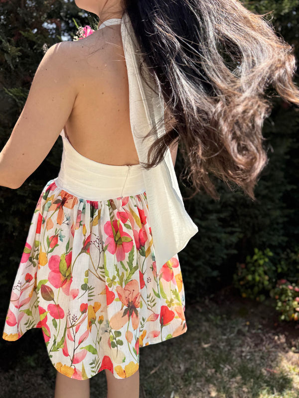Boyundan Bağlamalı Floral Desen Etekli Elbise