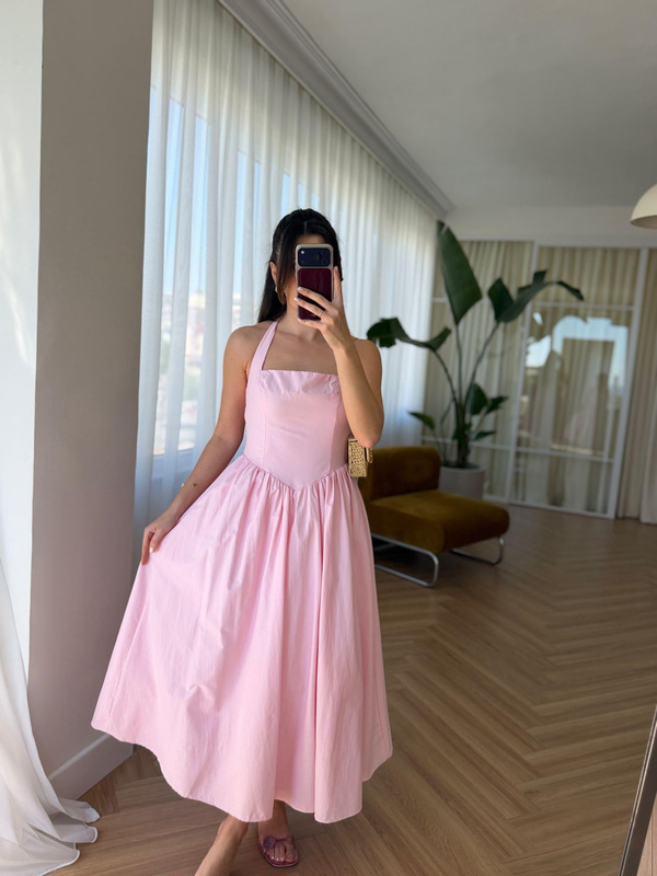 Boyundan Bağlamalı Pembe Elbise
