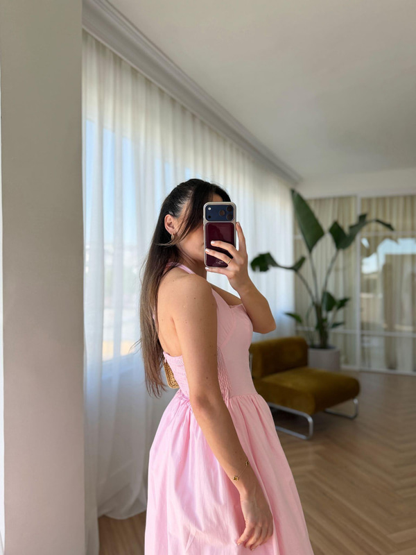Boyundan Bağlamalı Pembe Elbise