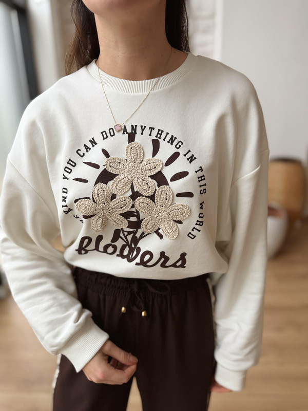 Çiçek Nakışlı Baskılı Sweatshirt