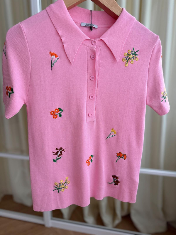 Çiçek Nakışlı Polo Yaka Pembe Triko Tshirt
