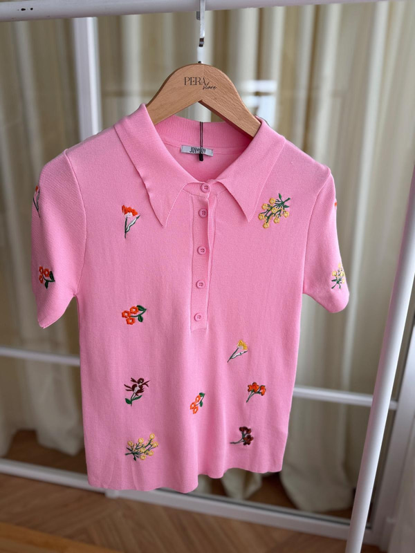 Çiçek Nakışlı Polo Yaka Pembe Triko Tshirt
