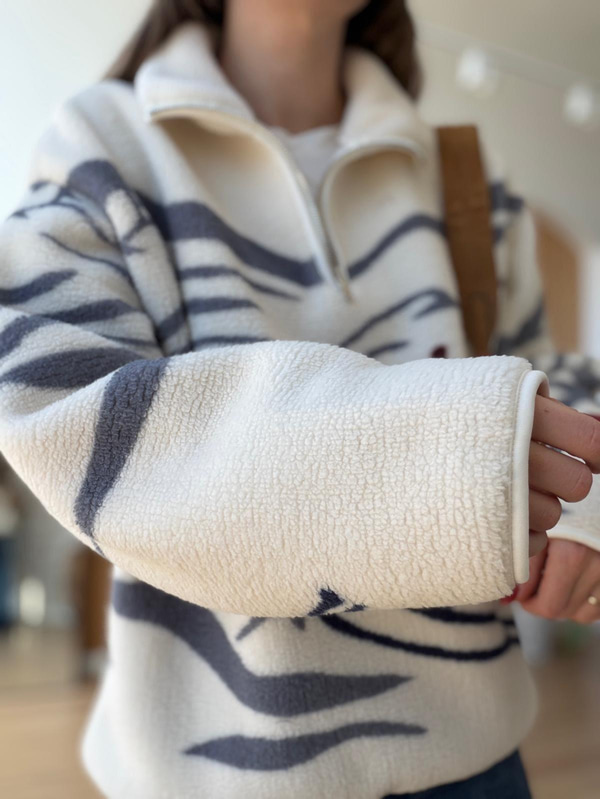 Desenli Polar Sweatshirt