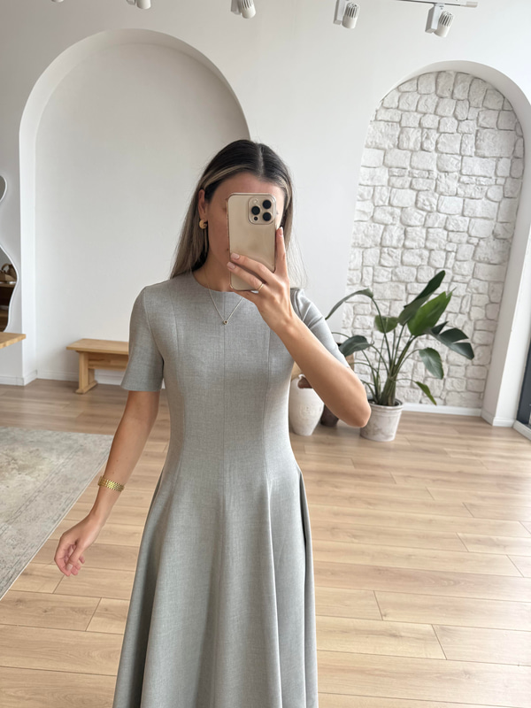 Dikiş Detaylı Gri Elbise