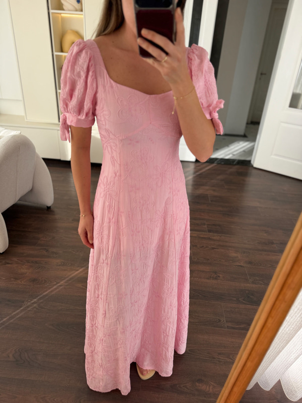 Diva Çiçek Nakışlı Pembe Balon Kol Elbise