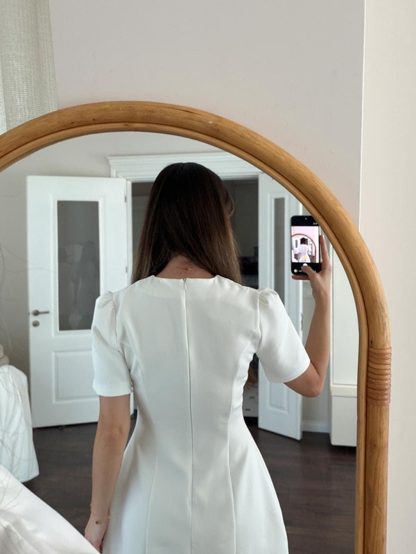 Fiyonk Detaylı Beyaz Elbise
