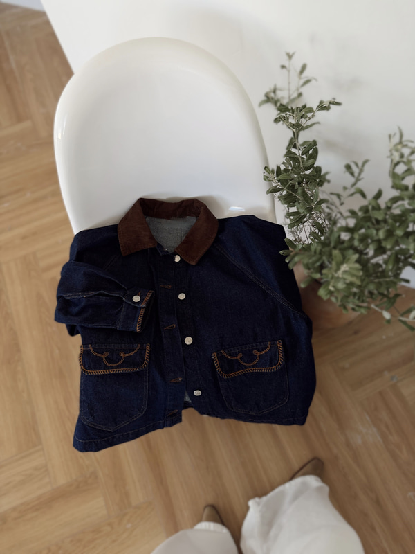 Garnili Yaka Cebi Nakışlı Denim Ceket