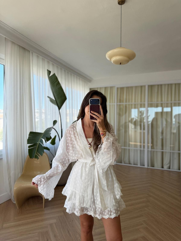 Güpür Detaylı Çiçek Desen Kimono