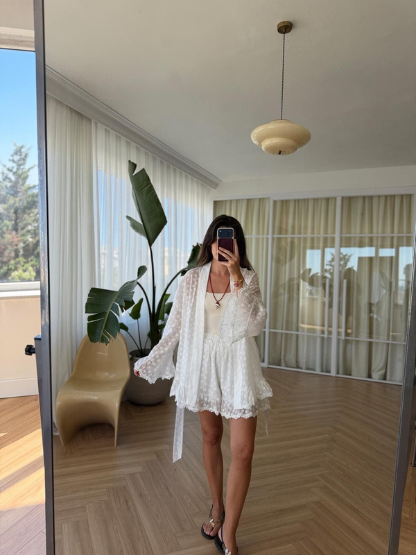 Güpür Detaylı Çiçek Desen Kimono