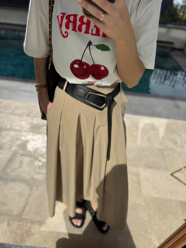 Kemerli Pileli Bej Rengi Midi Etek