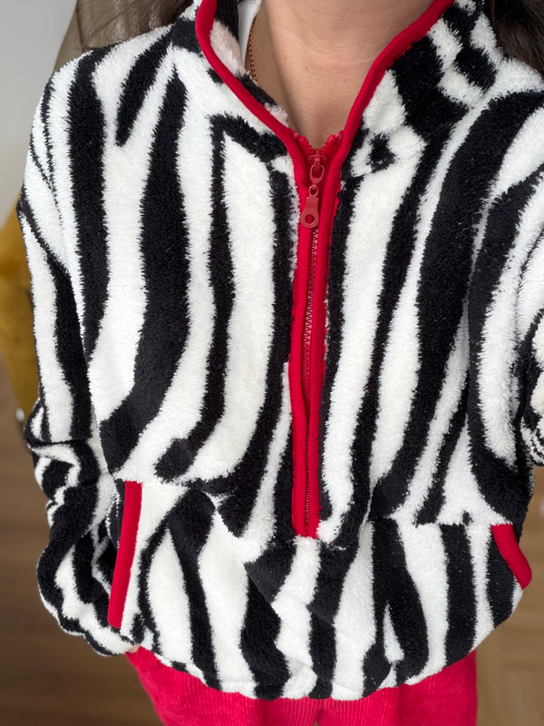 Kırmızı Biyeli Zebra Desen Polar