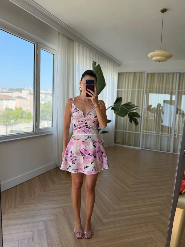 Kısa Biyeli Floral Desen Elbise 