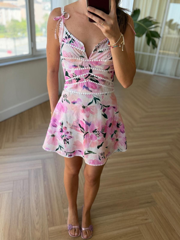 Kısa Biyeli Floral Desen Elbise 