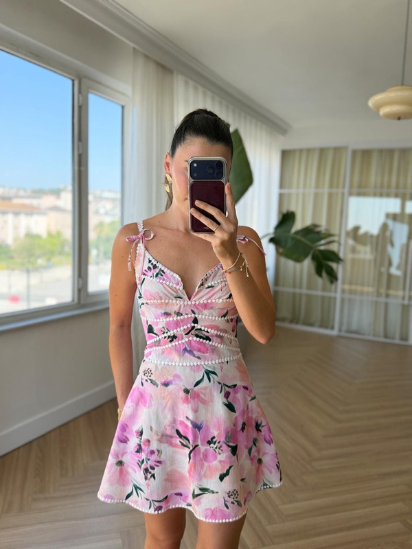 Kısa Biyeli Floral Desen Elbise 