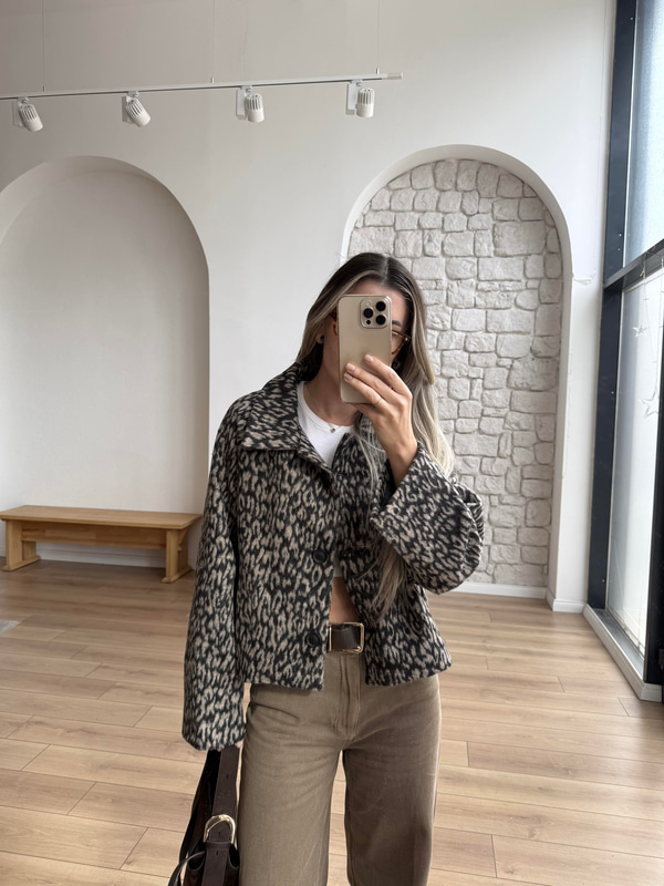 Leopar Desen Astarlı Kaşe Ceket