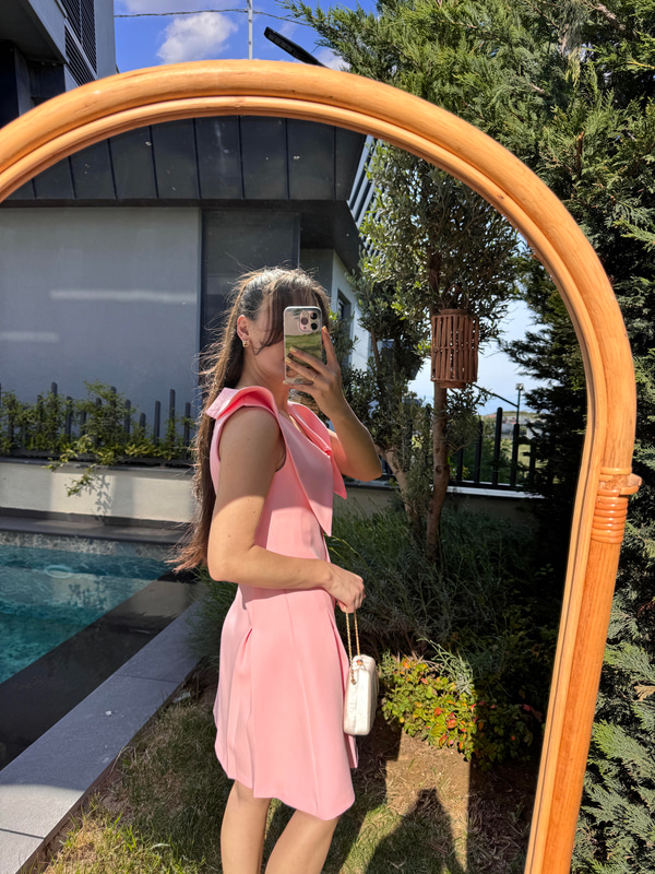 Loi Büyük Yakalı Pembe Elbise