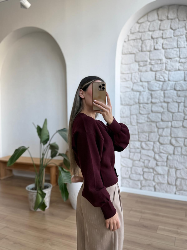 Metal Gül Düğmeli Bordo Hırka