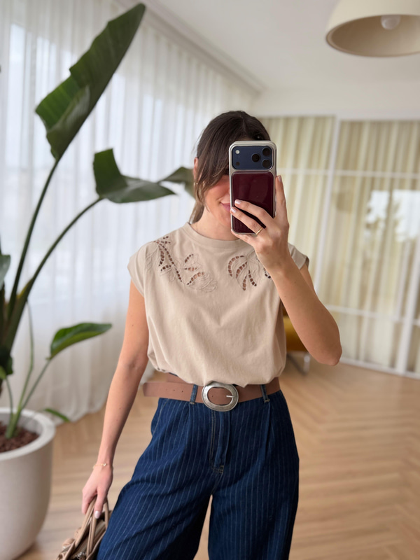 Nakış Detaylı Bej Tshırt