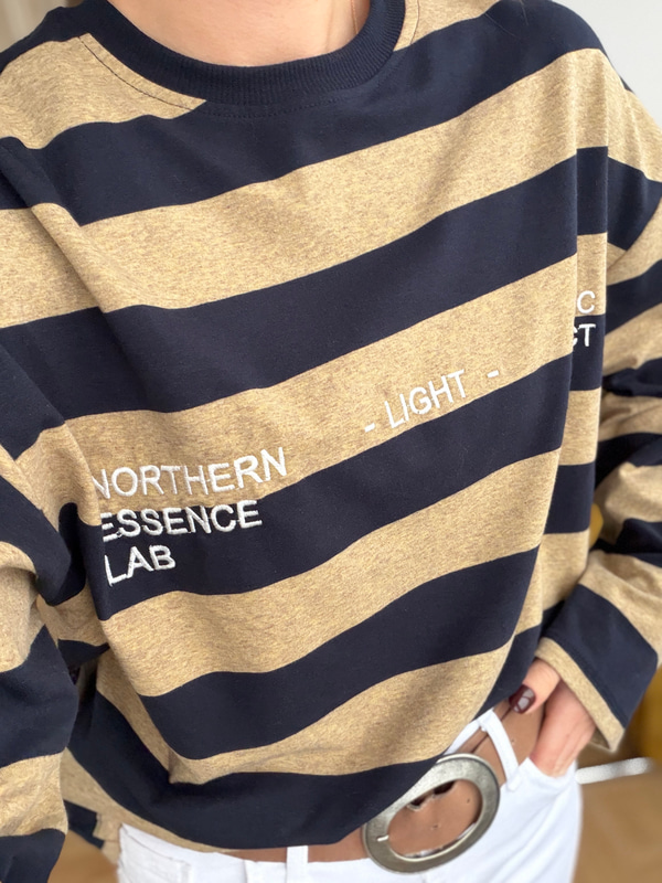 Nakış Yazılı Camel Çizgili Sweat