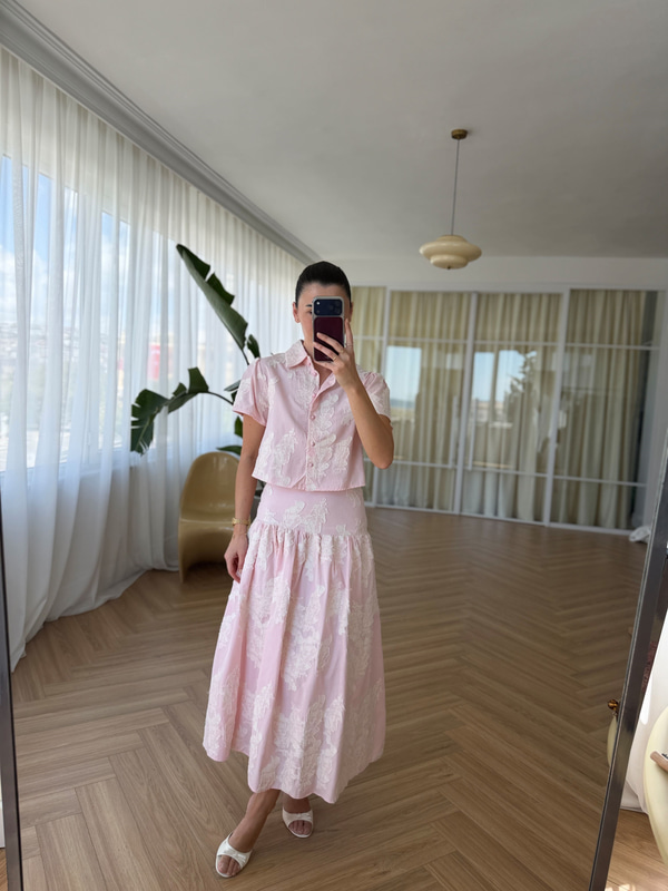Nakışlı Pembe Gömlek ve Etek Takım