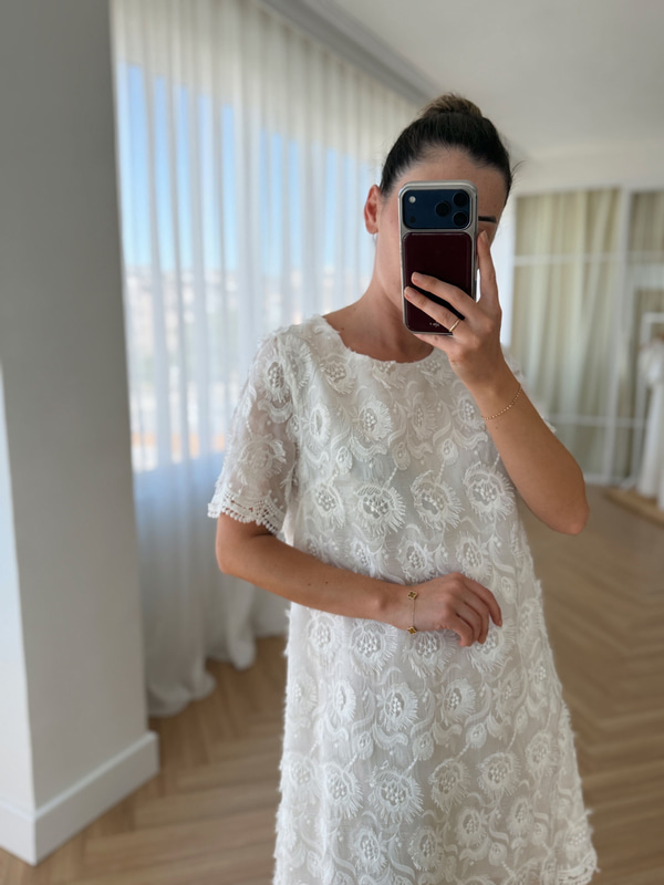 Naomi Aplikeli Beyaz Elbise