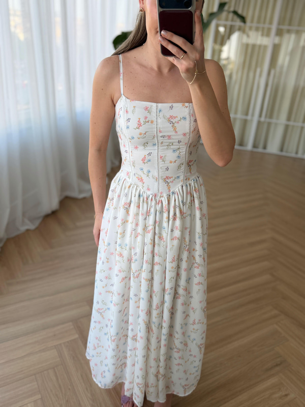Nosa Floral Desen Beyaz Elbise