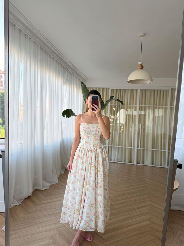 Nosa Floral Desen Krem Elbise