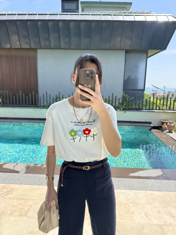 Örgü Çiçek İşlemeli Basic T-Shirt