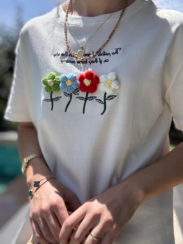 Örgü Çiçek İşlemeli Basic T-Shirt