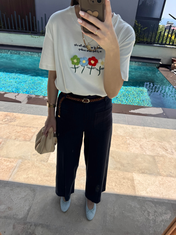 Örgü Çiçek İşlemeli Basic T-Shirt