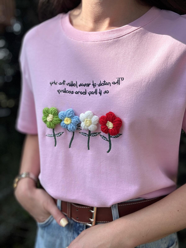 Örgü Çiçek İşlemeli Pembe  Basic T-Shirt