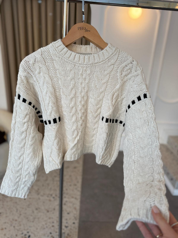 Örgü Şeritli Ekru Kazak