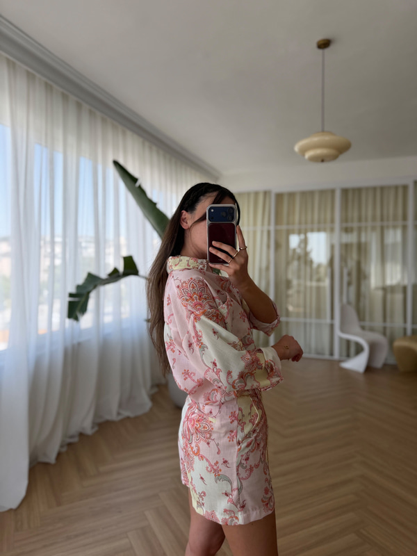 Pembe Desenli Zincir Kemerli Takım