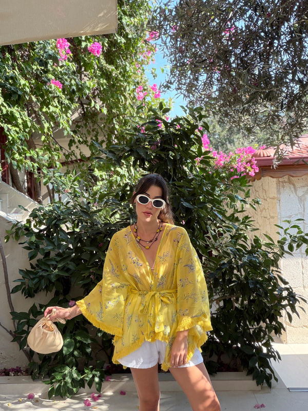 Püsküllü Detaylı Sarı Kimono